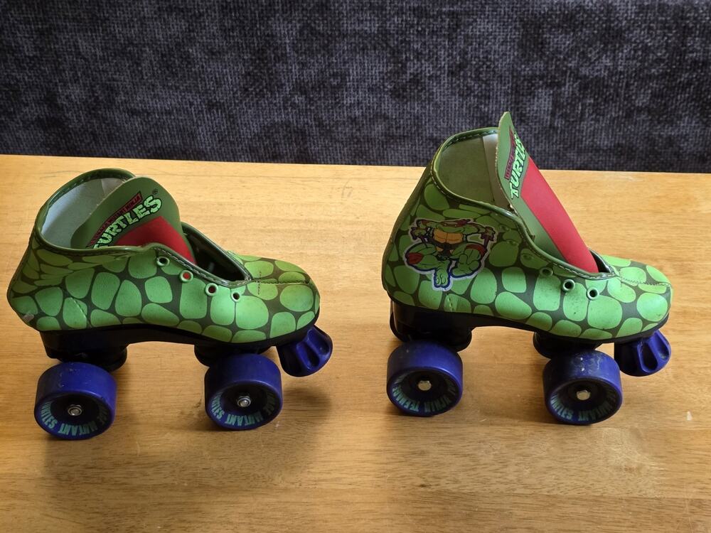 VTG 1990 Roller Skates TMNT Teenage Mutant Ninja Turtles Mirage Studios Size 12J